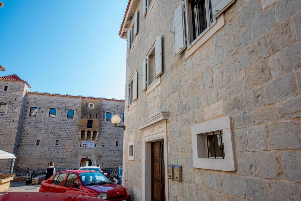 Heritage Villa Vitturi Sea View Kaštela エクステリア 写真