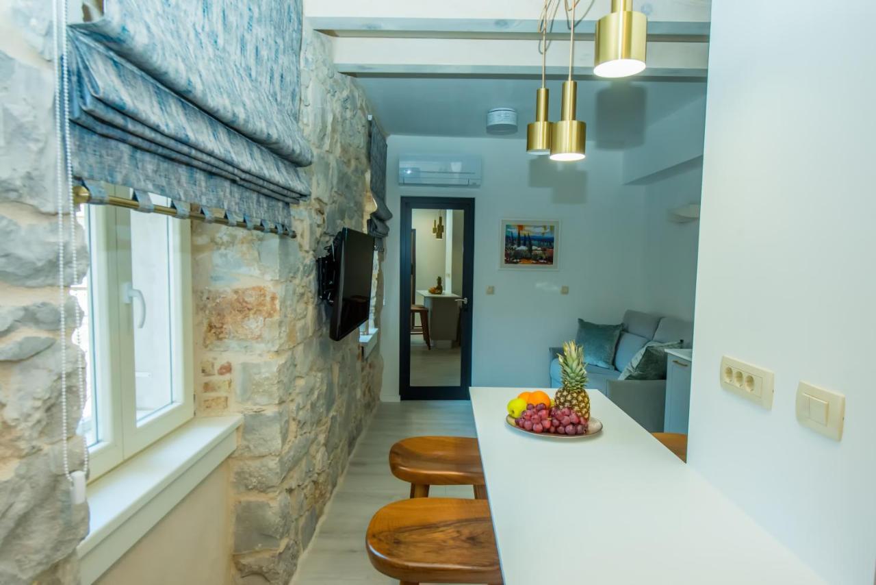 Heritage Villa Vitturi Sea View Kaštela エクステリア 写真