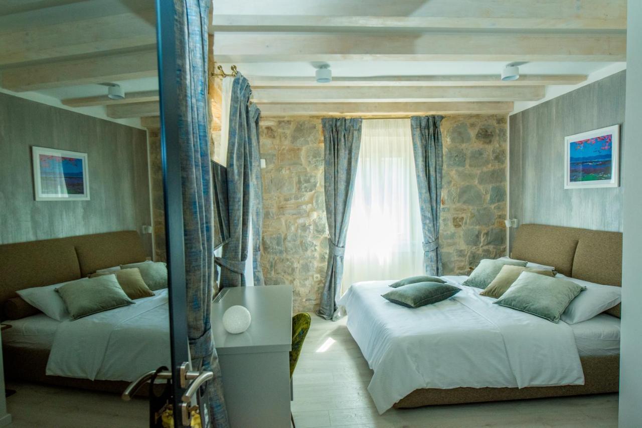 Heritage Villa Vitturi Sea View Kaštela エクステリア 写真