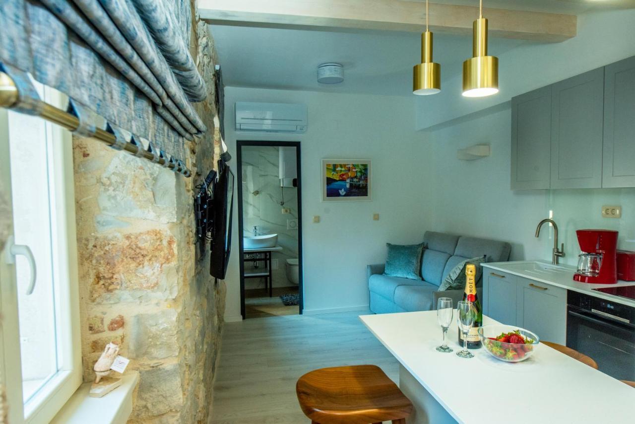 Heritage Villa Vitturi Sea View Kaštela エクステリア 写真