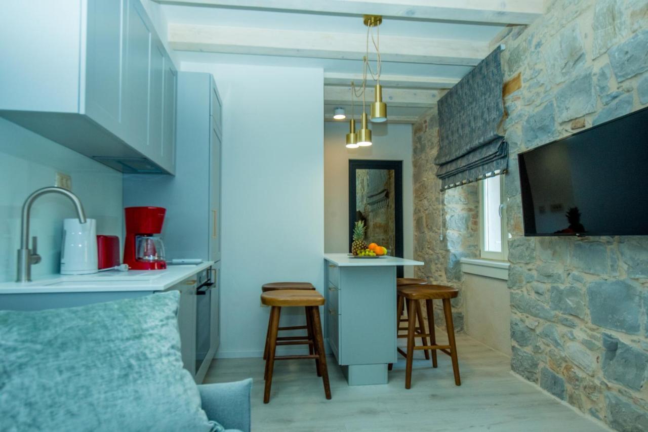 Heritage Villa Vitturi Sea View Kaštela エクステリア 写真