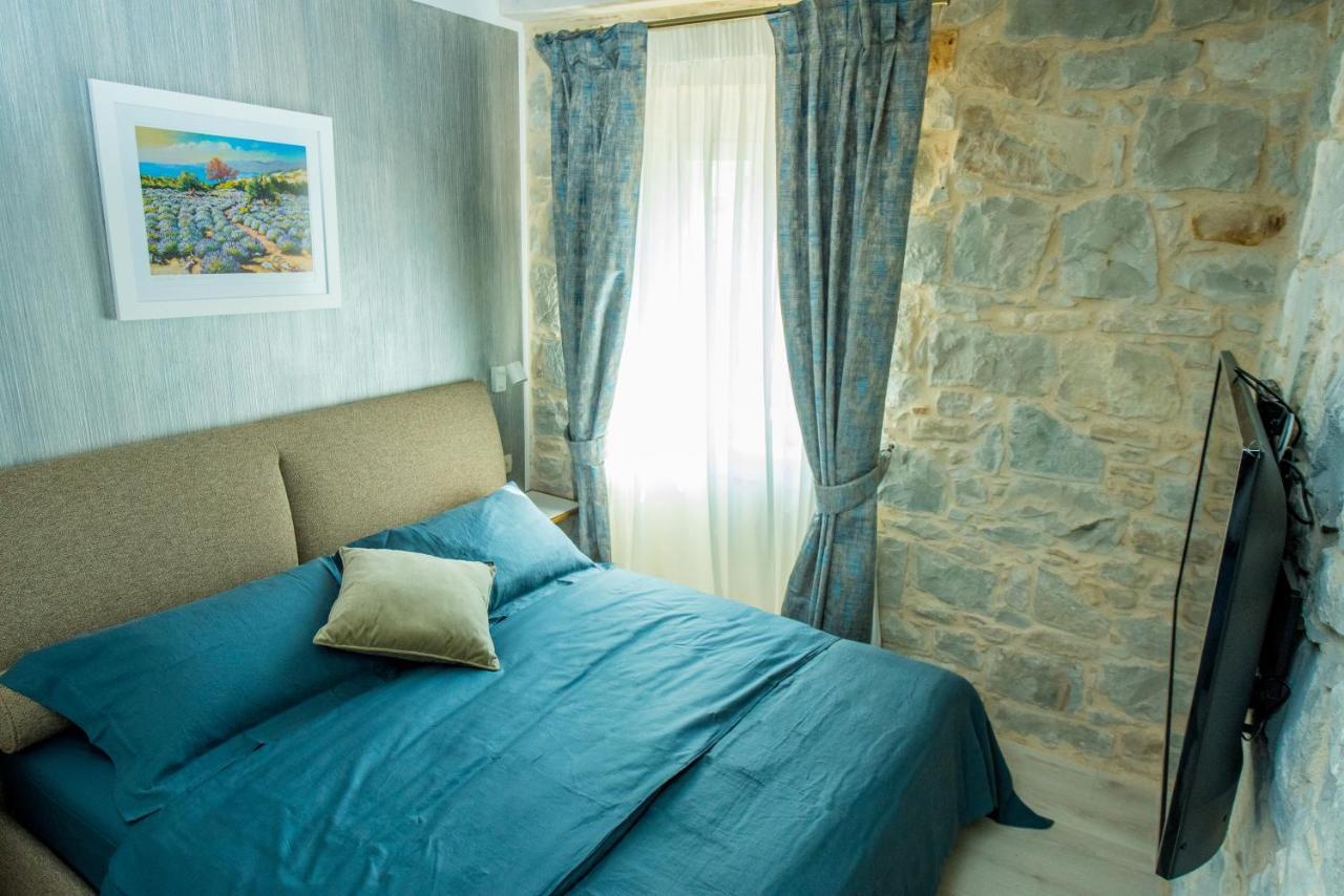 Heritage Villa Vitturi Sea View Kaštela エクステリア 写真