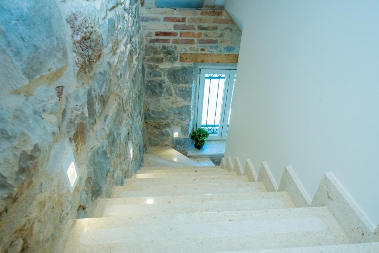 Heritage Villa Vitturi Sea View Kaštela エクステリア 写真