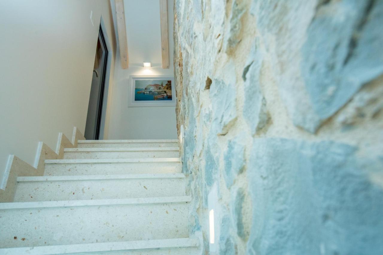 Heritage Villa Vitturi Sea View Kaštela エクステリア 写真