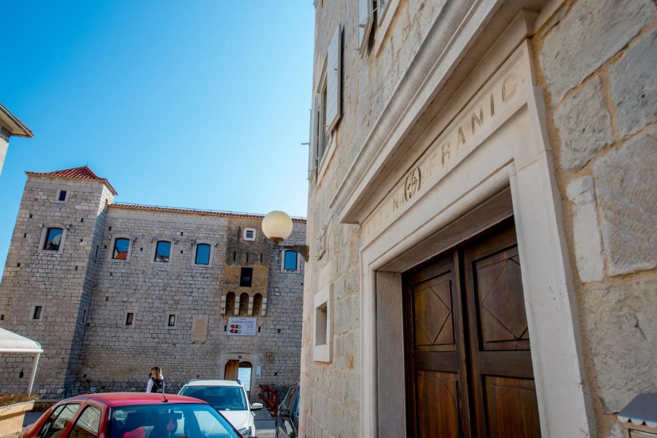 Heritage Villa Vitturi Sea View Kaštela エクステリア 写真
